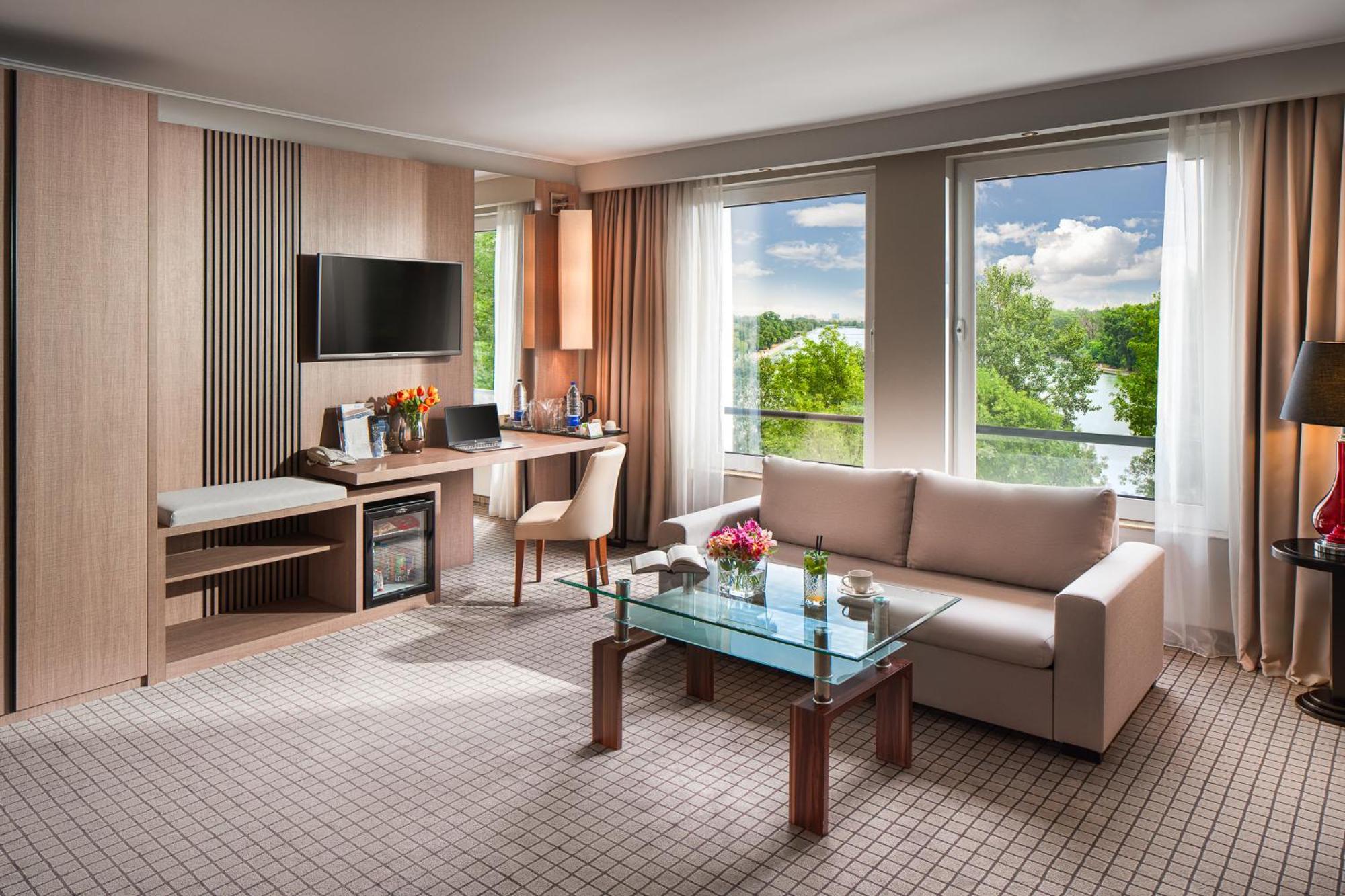 Landmark Creek Hotel And Wellness プロヴディフ エクステリア 写真